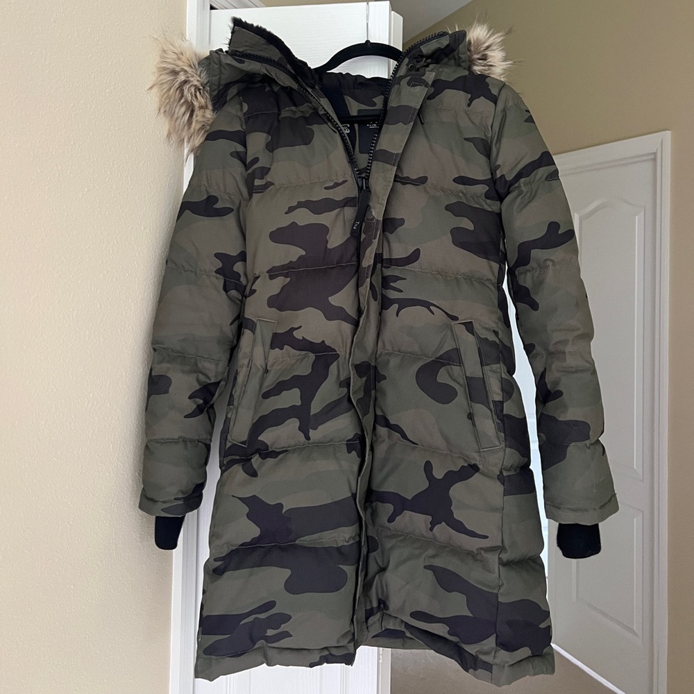 Aritzia Tna St. Anton parka size S